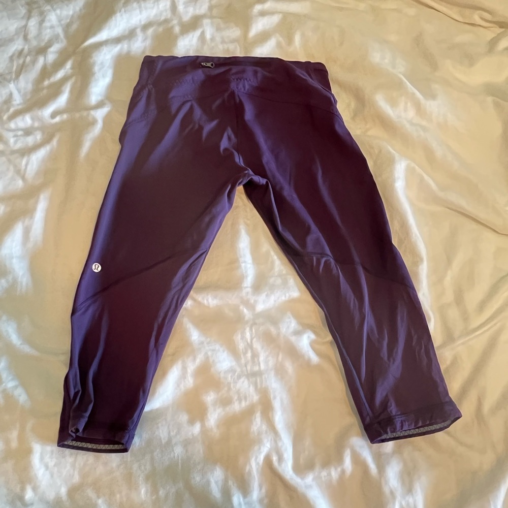 Lululemon Capri pants